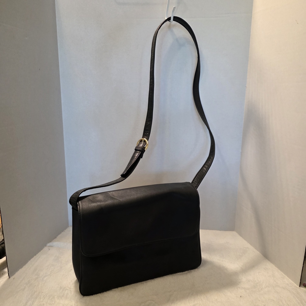 Giani Bernini Black Leather Bag with‎ Gold Accent Purse (SEE DESCRIPTION)